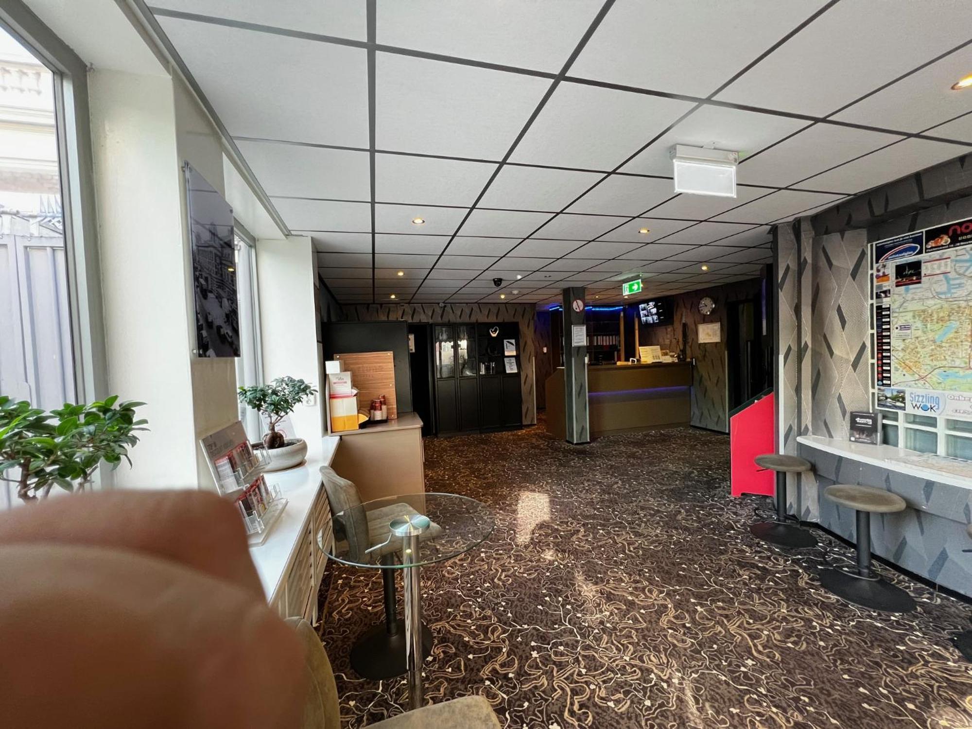 Budget Trianon Hotel Амстердам Экстерьер фото